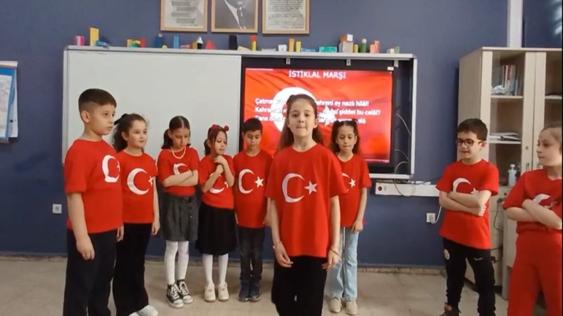 2a Sınıfı Öğrencilerinden İstiklal Marşı